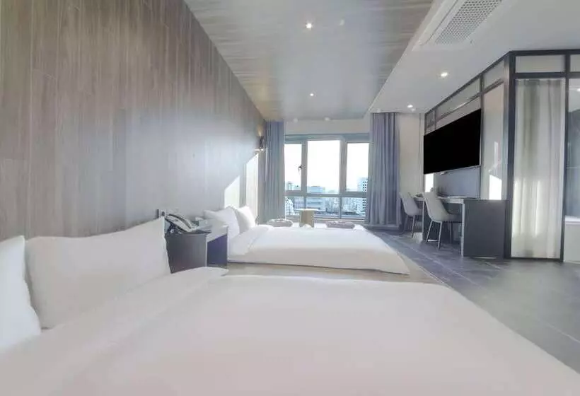 City Hotel The Busan Metro