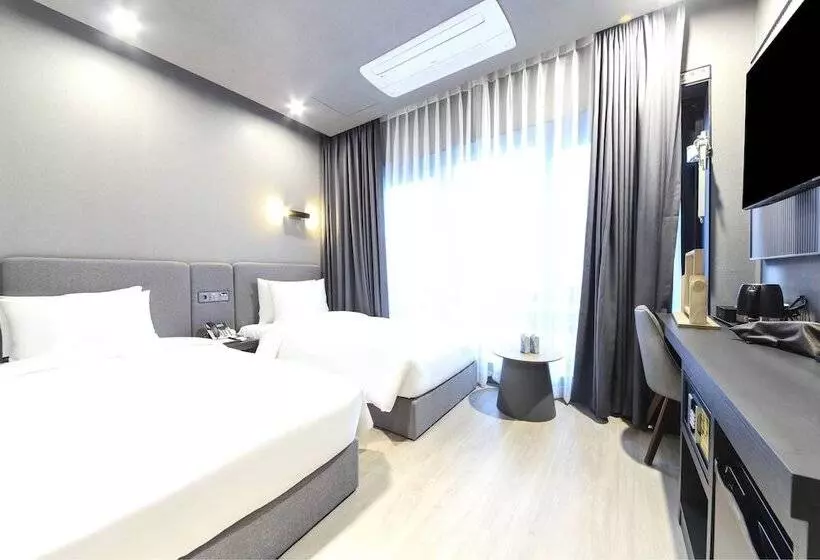 City Hotel The Busan Metro