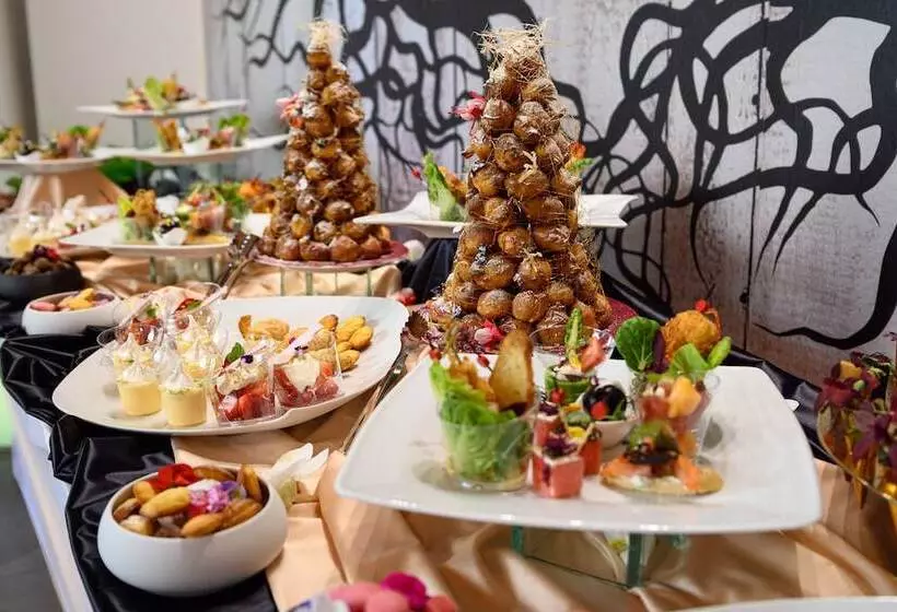 هتل Parizs Garden Apartments