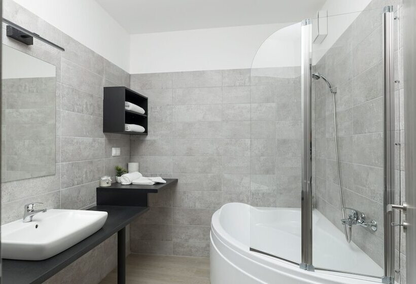 ホテル Parizs Garden Apartments