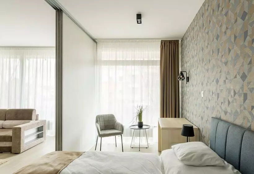 هتل Parizs Garden Apartments