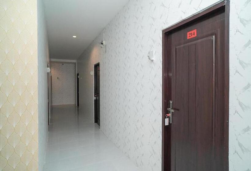 فندق Reddoorz Near Sarinah Jakarta