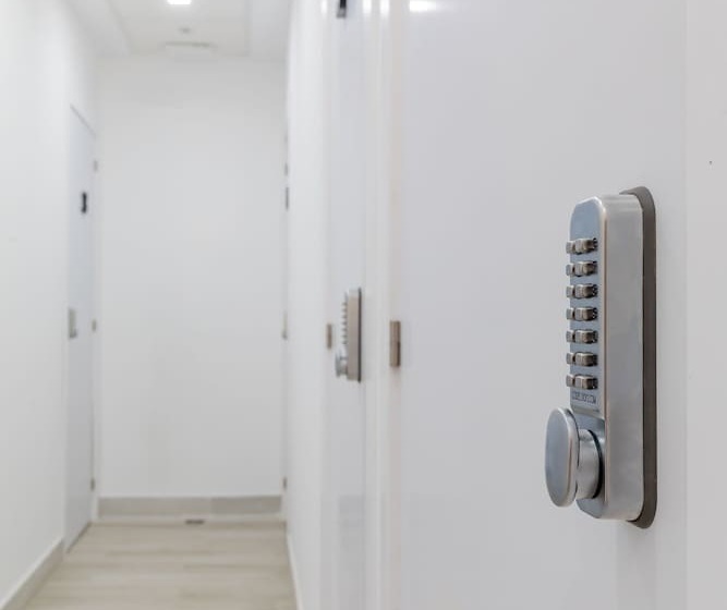 پانسیون Ayz Silvela   Auto Check In Property