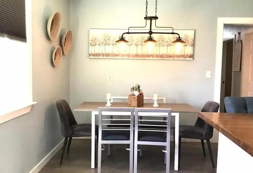 Majatalo Garden Clara