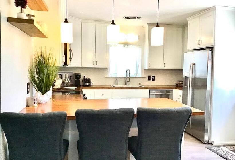 بنسيون Garden Clara