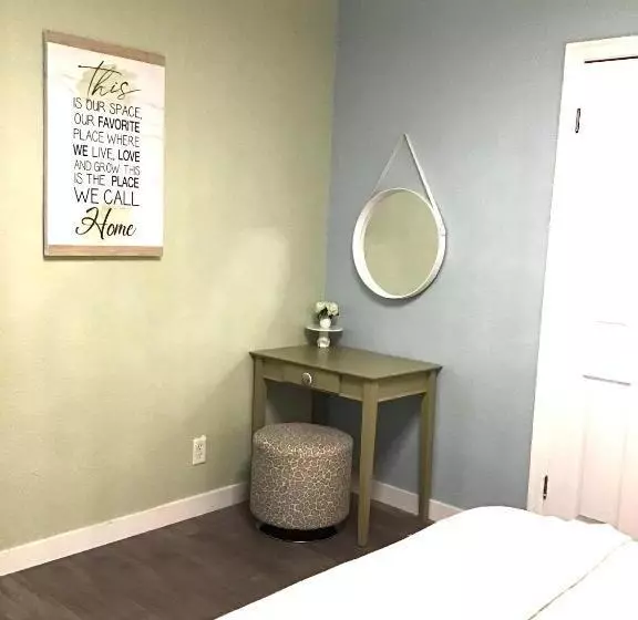 Majatalo Garden Clara