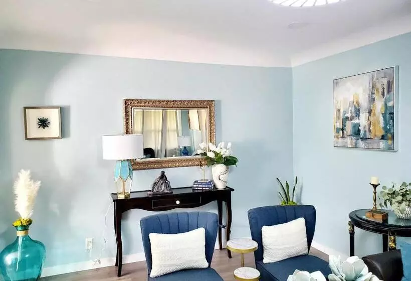 Majatalo Garden Clara