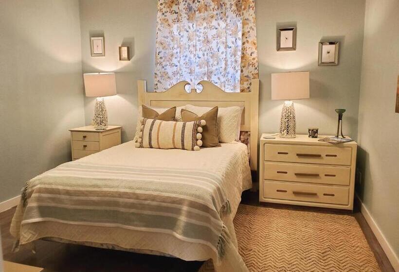 بنسيون Garden Clara