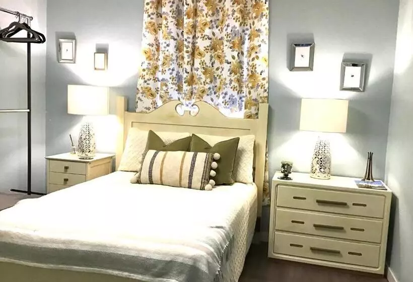 Majatalo Garden Clara