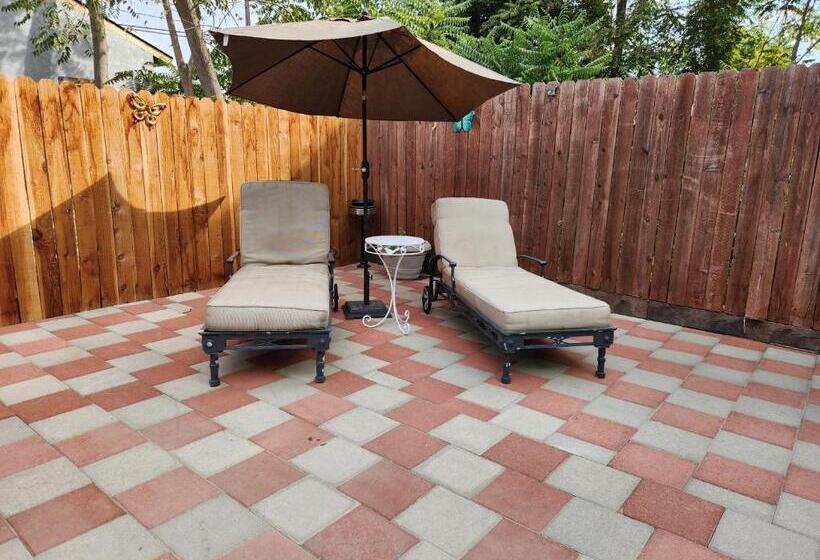 بنسيون Garden Clara