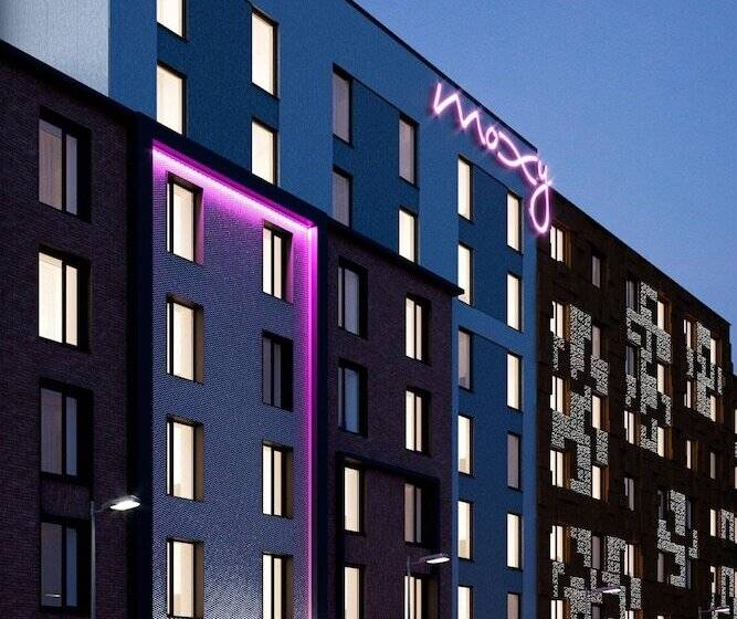 فندق Moxy Bristol