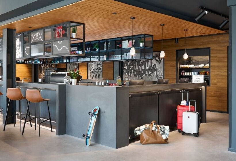 فندق Moxy Bristol