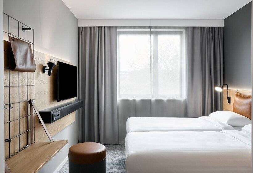 فندق Moxy Bristol