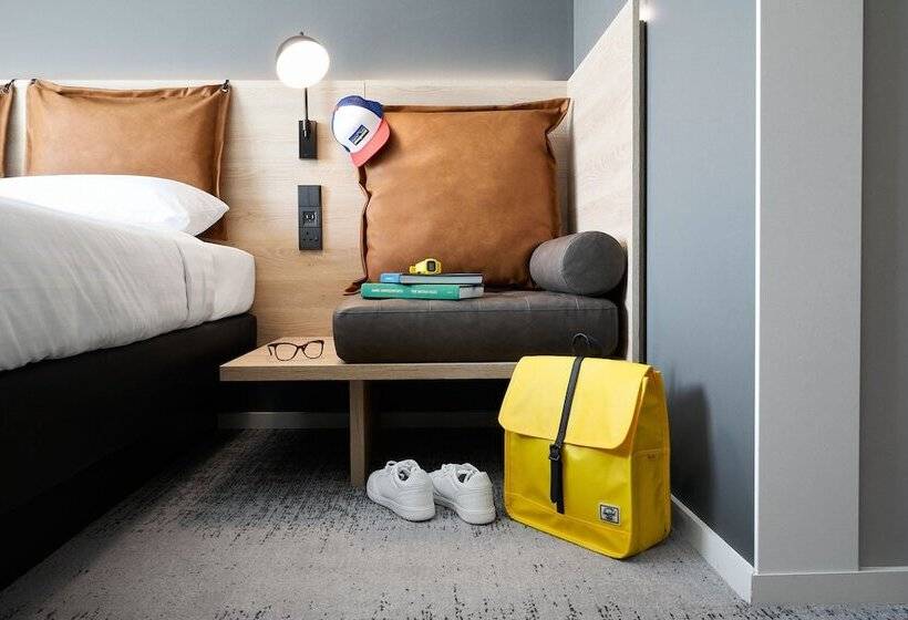 فندق Moxy Bristol