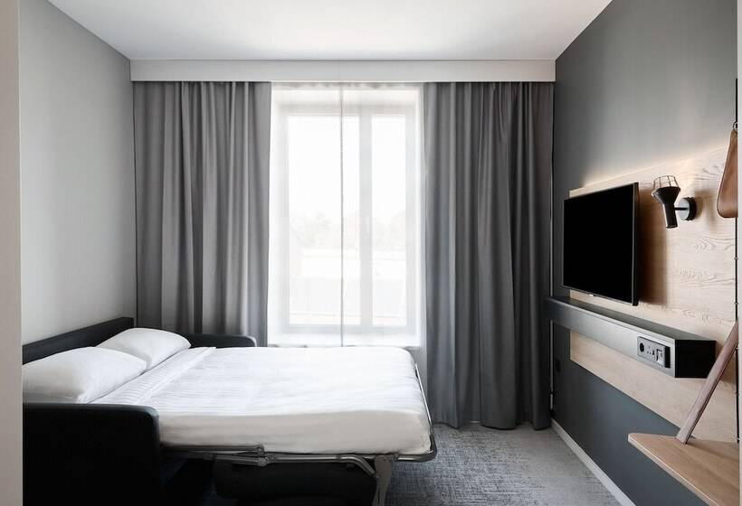 فندق Moxy Bristol