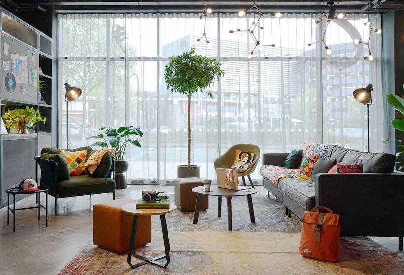 فندق Moxy Bristol