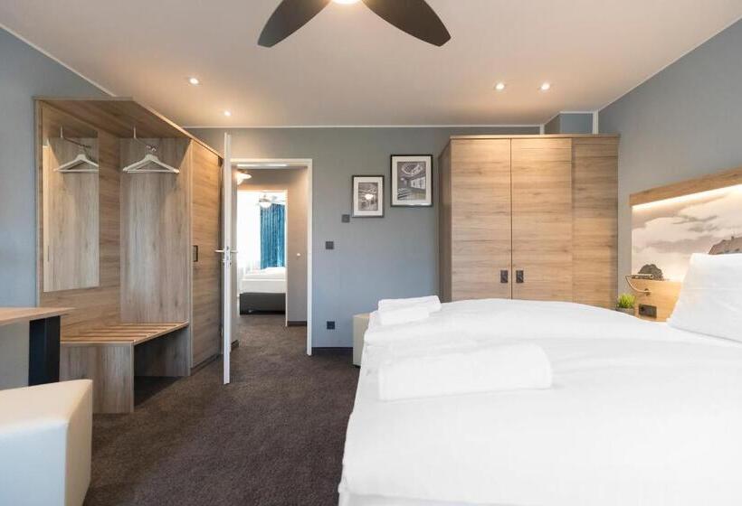 Riverview Apartments By Daspaul