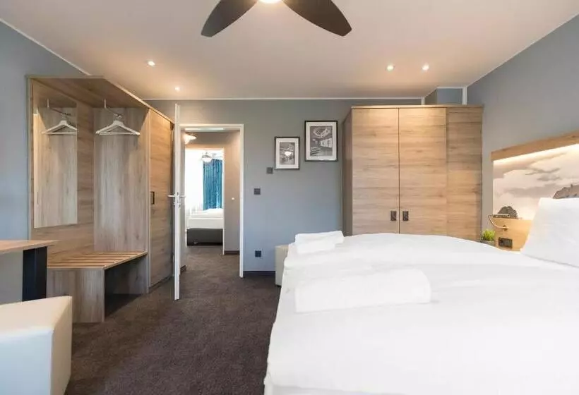 Riverview Apartments By Daspaul