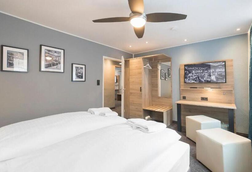 Riverview Apartments By Daspaul