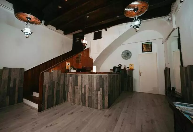 Majatalo Hostal La Premsa