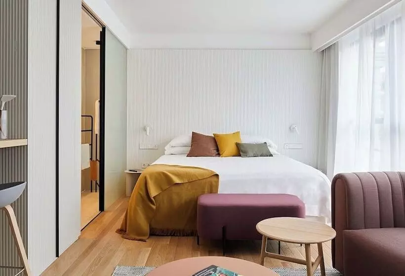60 Balconies Iconic