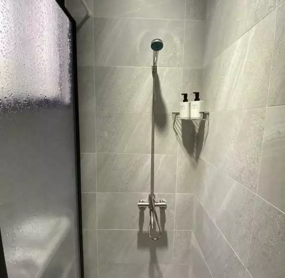 تختخواب و صبحانه 如日民宿