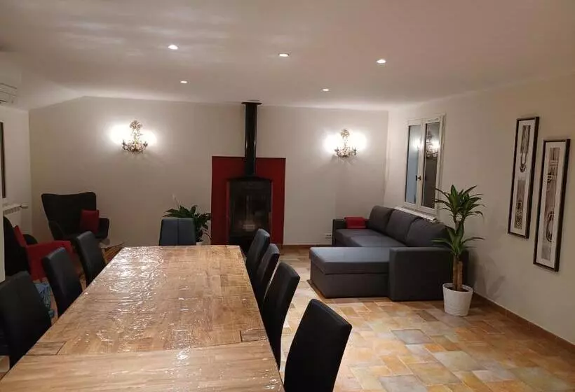 Aamiaismajoitus (B&B) Comorebi Provence