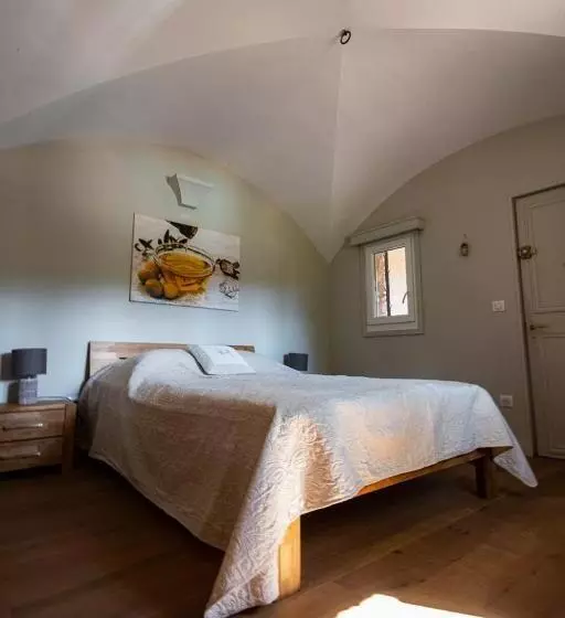 Aamiaismajoitus (B&B) Comorebi Provence