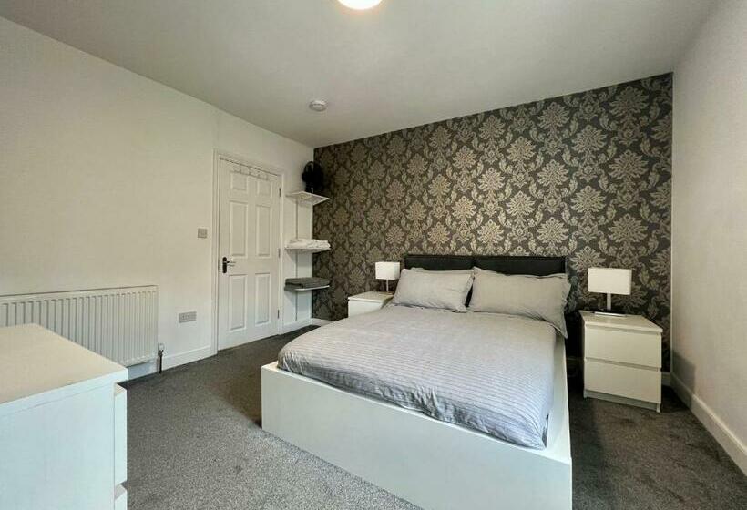 هتل Oxford Street Stays