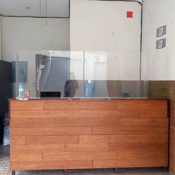 هتل Vaccinated Staff Oyo 850 Clr Mn Inn