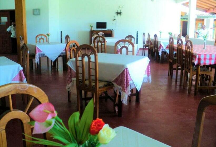 فندق White Sand Beach Nilaveli