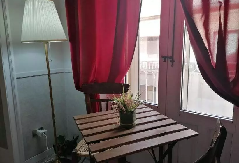 پانسیون 384 Guesthouse Rooms & Suite Enna