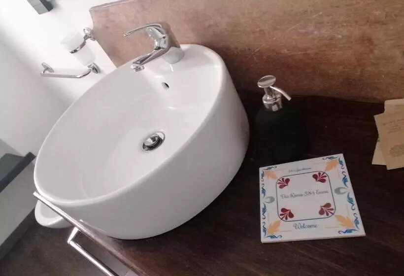 پانسیون 384 Guesthouse Rooms & Suite Enna