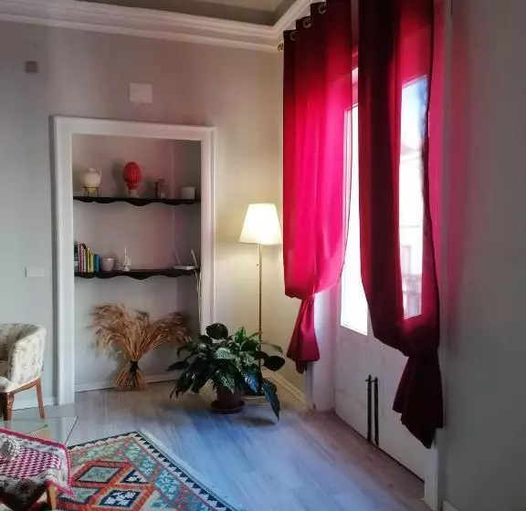 پانسیون 384 Guesthouse Rooms & Suite Enna