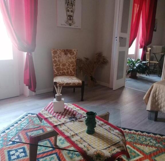 膳宿费 384 Guesthouse Rooms & Suite Enna