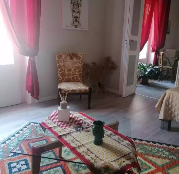 پانسیون 384 Guesthouse Rooms & Suite Enna