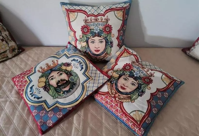 پانسیون 384 Guesthouse Rooms & Suite Enna