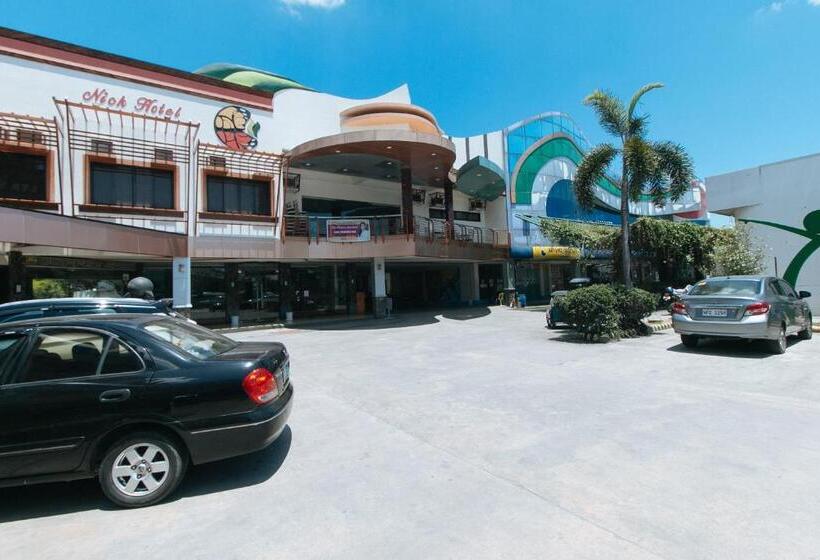 Reddoorz Premium @ Nick Hotel Gerona Tarlac