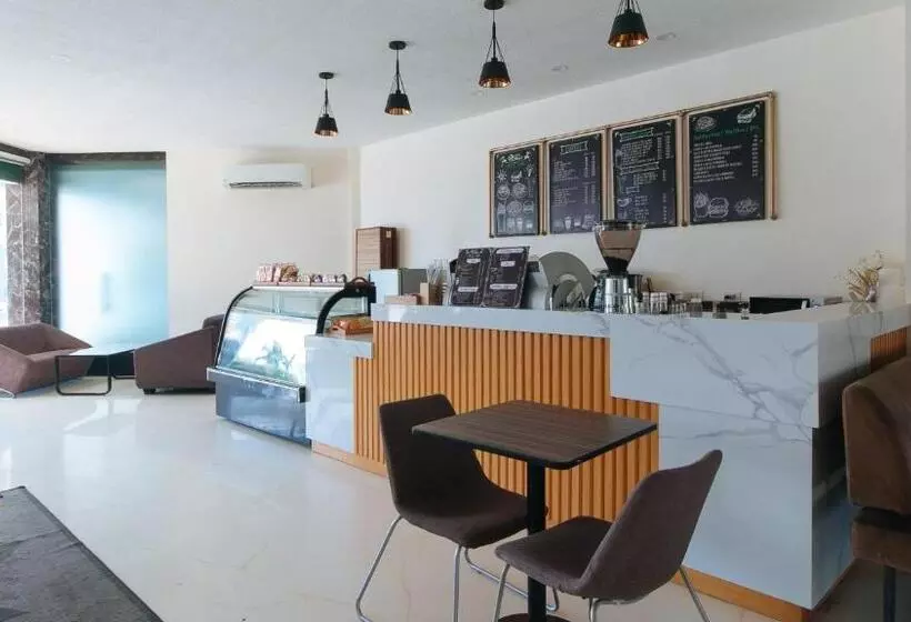 Reddoorz Premium @ Nick Hotel Gerona Tarlac