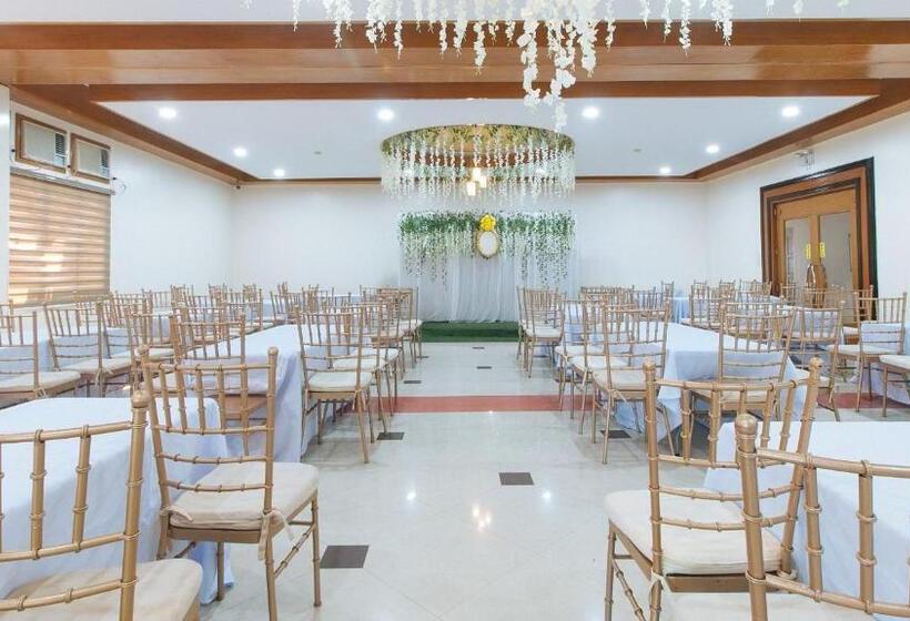 Reddoorz Premium @ Nick Hotel Gerona Tarlac