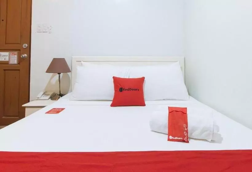 Reddoorz Premium @ Nick Hotel Gerona Tarlac