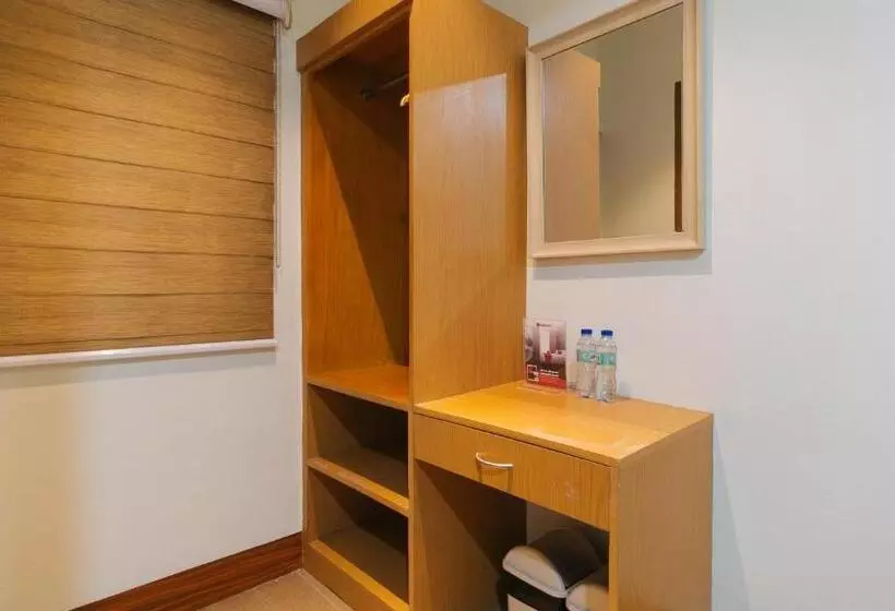 Reddoorz Premium @ Nick Hotel Gerona Tarlac