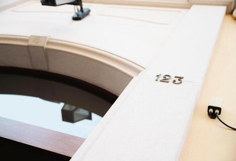 مبيت وإفطار Palazzo De Brado