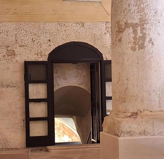 هتل Chiostro Dei Domenicani   Dimora Storica