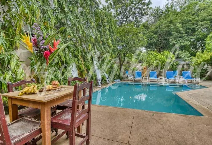 Hotelli Looking Good Surf House San Juan Del Sur