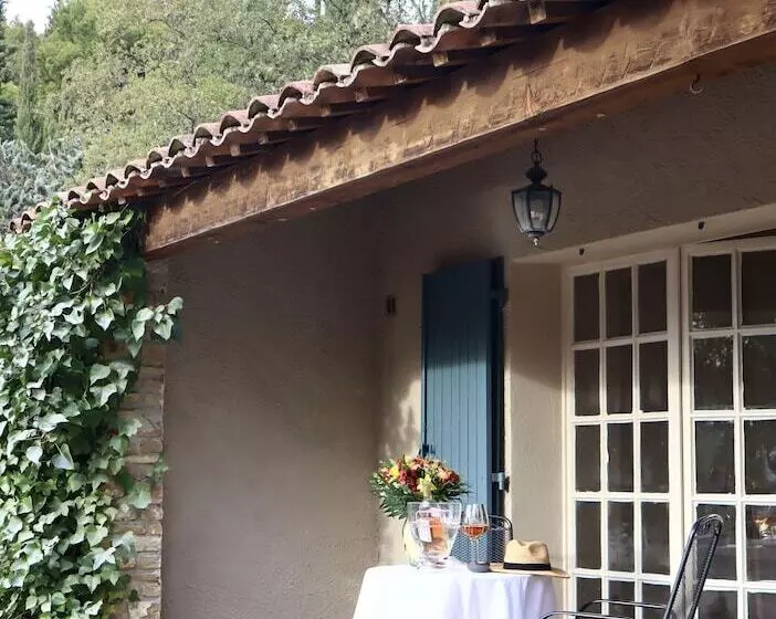 Aamiaismajoitus (B&B) La Bastide Du Beaussetvieux