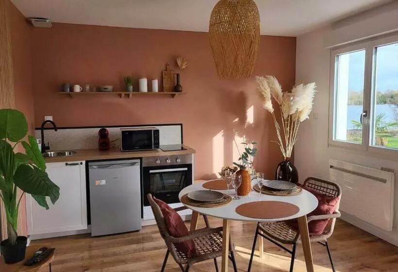 Aamiaismajoitus (B&B) Le Dôme Du Lac