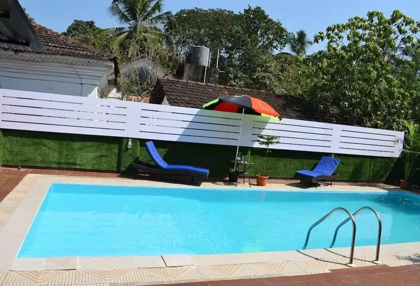Hotelli Clarissa Resort Goa