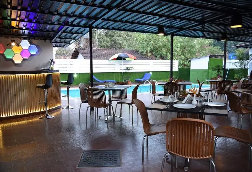 Hotelli Clarissa Resort Goa