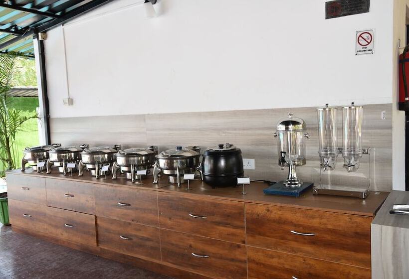 호텔 Clarissa Resort Goa